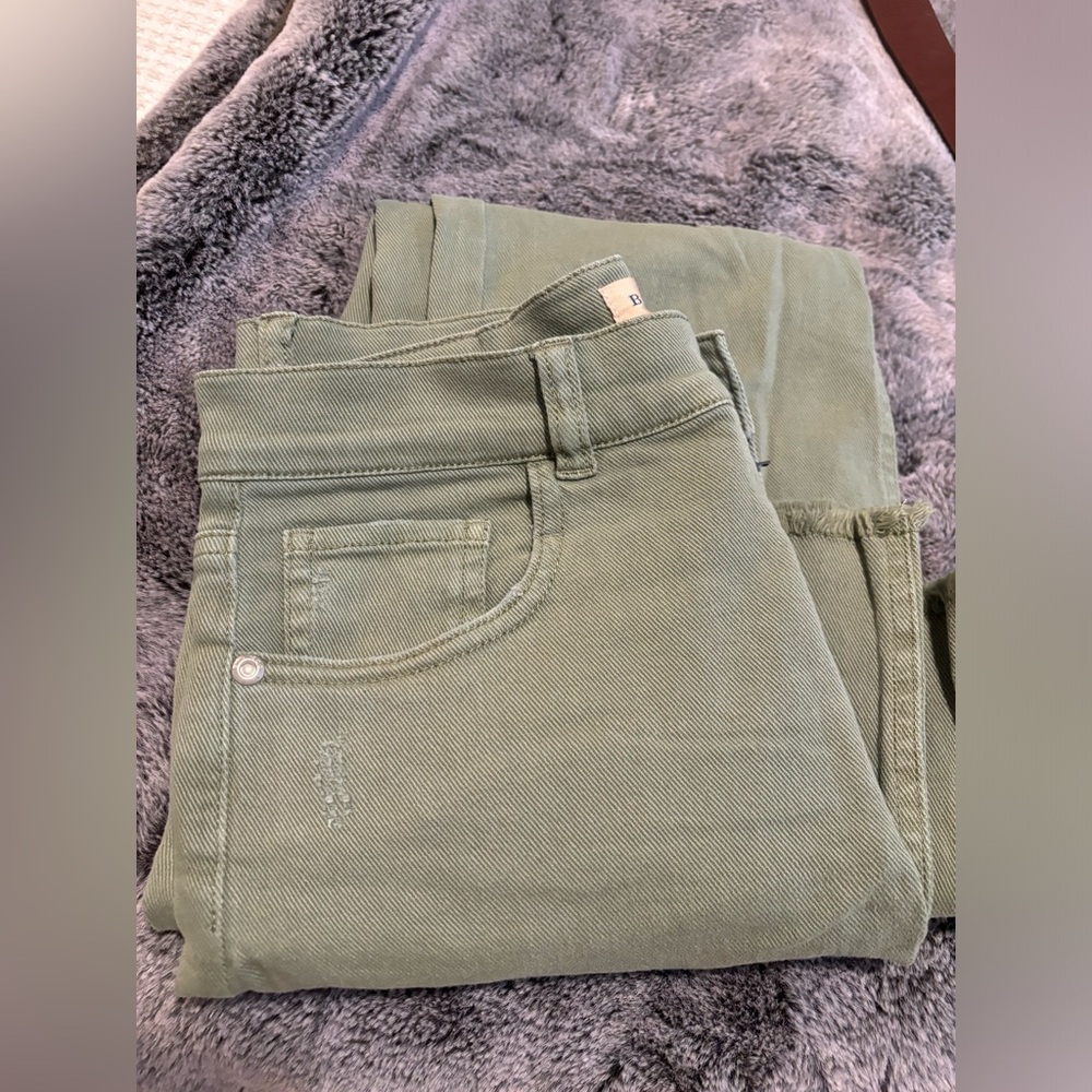 Bianco Women's Straight Leg Jeans in Olive Green